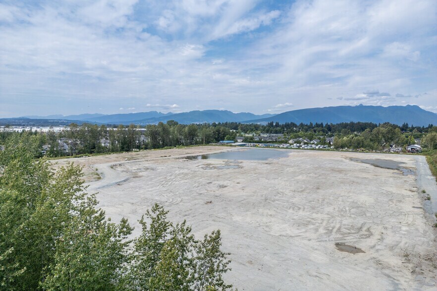 19757 Wharf Rd, Pitt Meadows, BC à louer - Photo de la construction – Image 3 sur 6