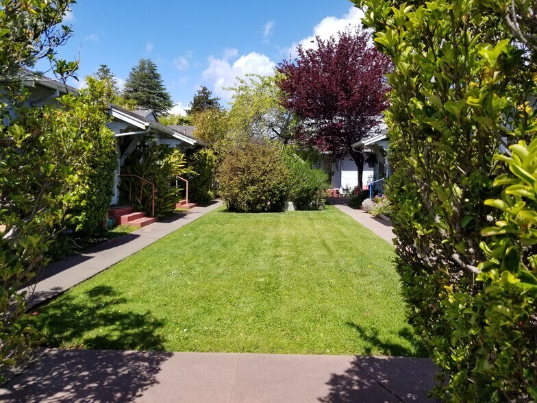 120 Trinity St, Santa Cruz, CA à vendre - Photo de l’immeuble – Image 1 sur 10