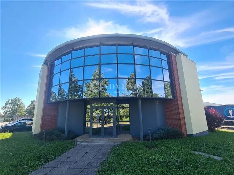 Industriel/Logistique dans Ennery à louer - Photo de l’immeuble – Image 1 sur 12