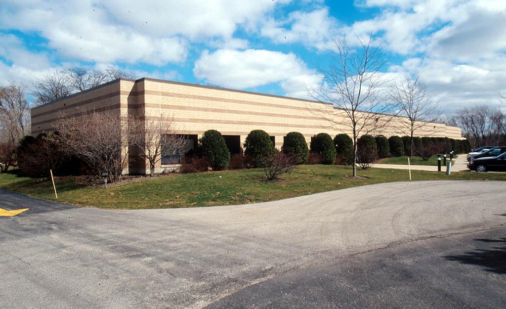 25775-25787 Hillview Ct, Mundelein, IL à louer Photo principale– Image 1 sur 9