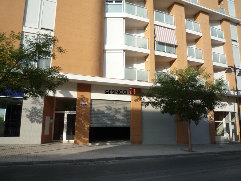 Local commercial dans València à vendre - Photo de l’immeuble – Image 1 sur 4