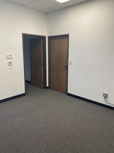 4564 Los Angeles Ave, Simi Valley, CA à louer - Photo intérieure – Image 3 sur 6