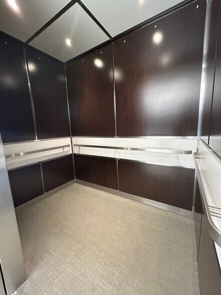 1300 Higgins Rd, Park Ridge, IL à louer - Photo intérieure – Image 3 sur 15