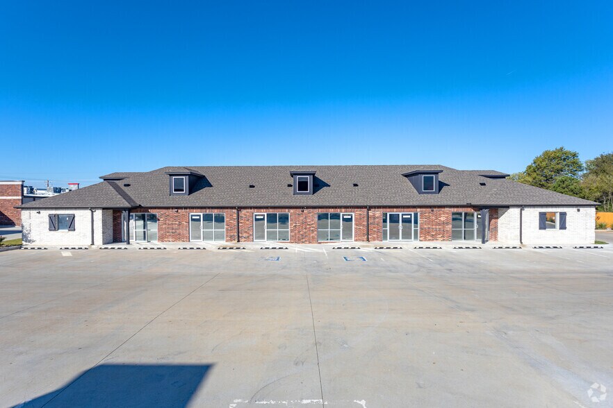 15055 S Elwood Ave, Glenpool, OK à vendre - Photo de l’immeuble – Image 3 sur 4