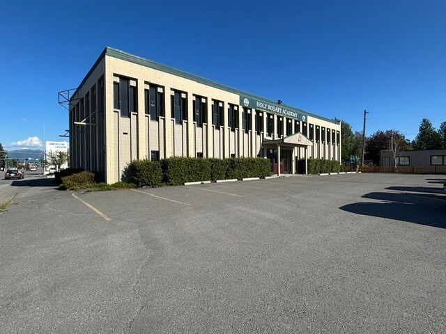 900 W Fireweed Ln, Anchorage, AK à vendre - Photo de l’immeuble – Image 2 sur 23