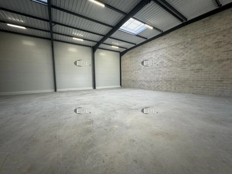 Local d’activités dans Bondoufle à louer - Photo de l’immeuble – Image 3 sur 4