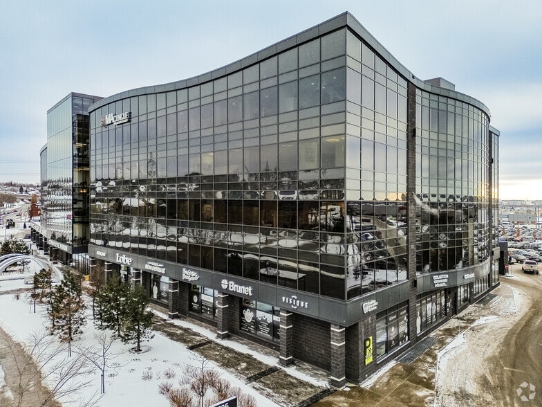 725 Boul Lebourgneuf, Québec, QC à louer - Photo principale – Image 1 sur 17