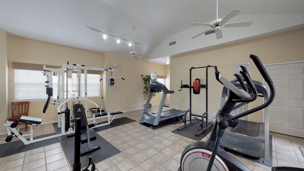 1951 Old FM 306, New Braunfels, TX à vendre - Numérisation 3D Matterport – Image 2 sur 13