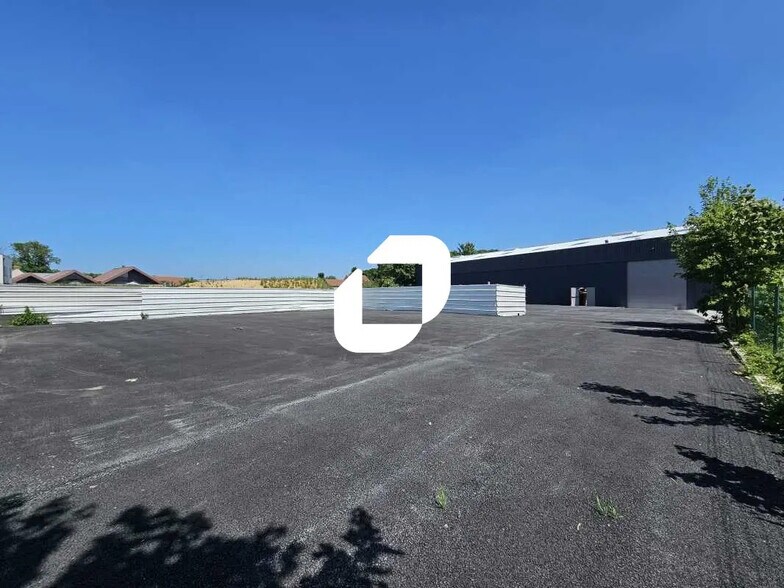 Terrain dans Le Mesnil-Amelot à louer - Photo de l’immeuble – Image 2 sur 6