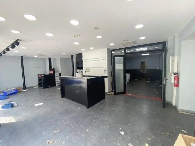 Local commercial dans Paris à louer - Photo de l’immeuble – Image 3 sur 10