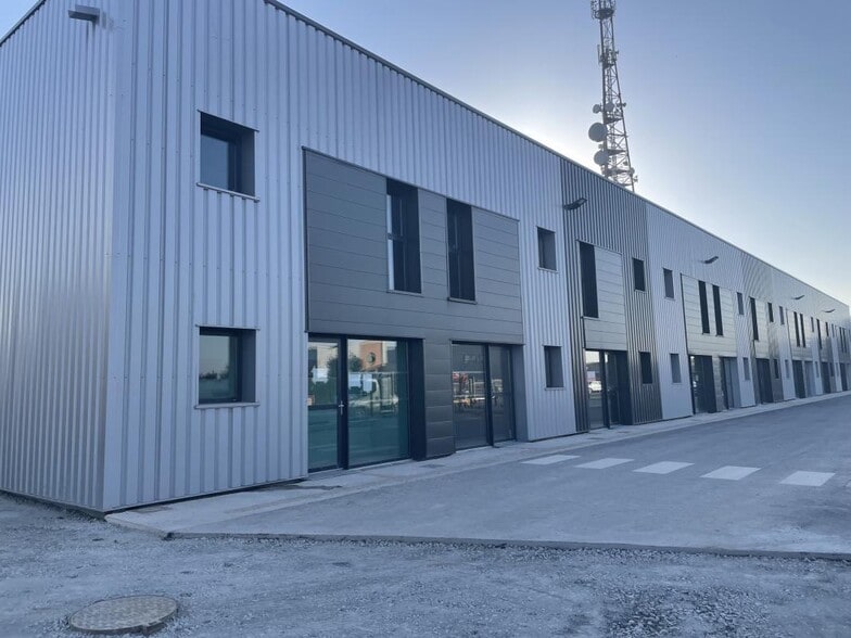 Local d'activités dans Guérande à vendre - Photo de l’immeuble – Image 3 sur 4