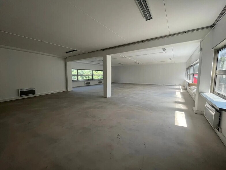 134 Rue D'Aubervilliers, Paris à louer - Photo de l’immeuble – Image 1 sur 4