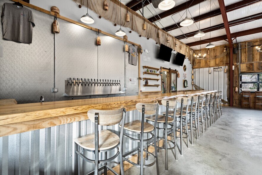 4810 Long Beach Rd SE, Southport, NC à vendre - Photo intérieure – Image 3 sur 83