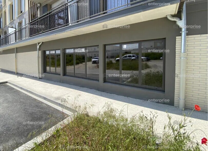 Local commercial dans Compiègne à vendre - Photo de l’immeuble – Image 2 sur 5