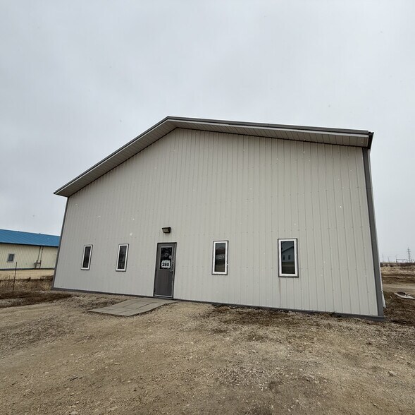 280 Transport Rd, Sunnyside, MB à louer - Photo principale – Image 1 sur 10