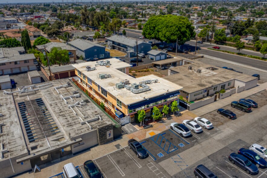 9774 Katella Ave, Anaheim, CA à vendre - Photo de l’immeuble – Image 2 sur 53