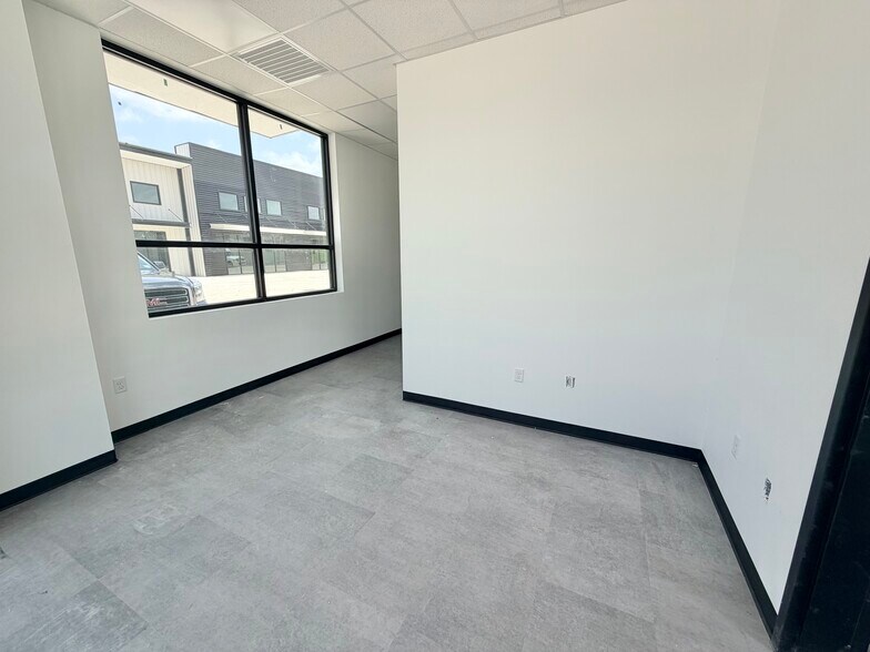 25366 Richards Rd, Spring, TX à louer - Photo de l’immeuble – Image 3 sur 19