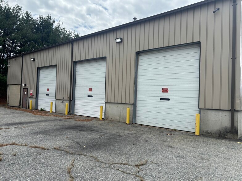 55 Industrial Rd, Cumberland, RI à louer - Photo de l’immeuble – Image 3 sur 11