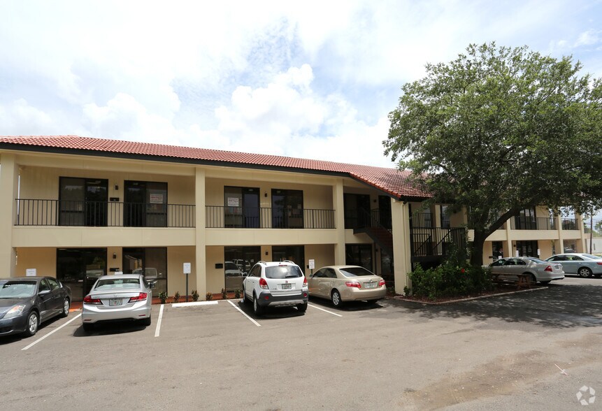 2700 N Macdill, Tampa, FL à louer - Photo de l’immeuble – Image 3 sur 21