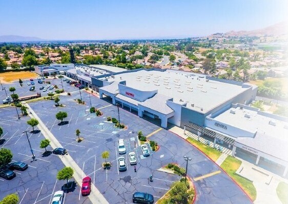 23571 Sunnymead Ranch Pky, Moreno Valley, CA à vendre Photo de l’immeuble– Image 1 sur 3