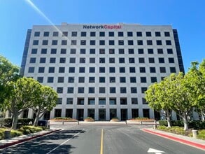 7700 Irvine Center Dr, Irvine, CA à louer Photo de l’immeuble– Image 1 sur 35