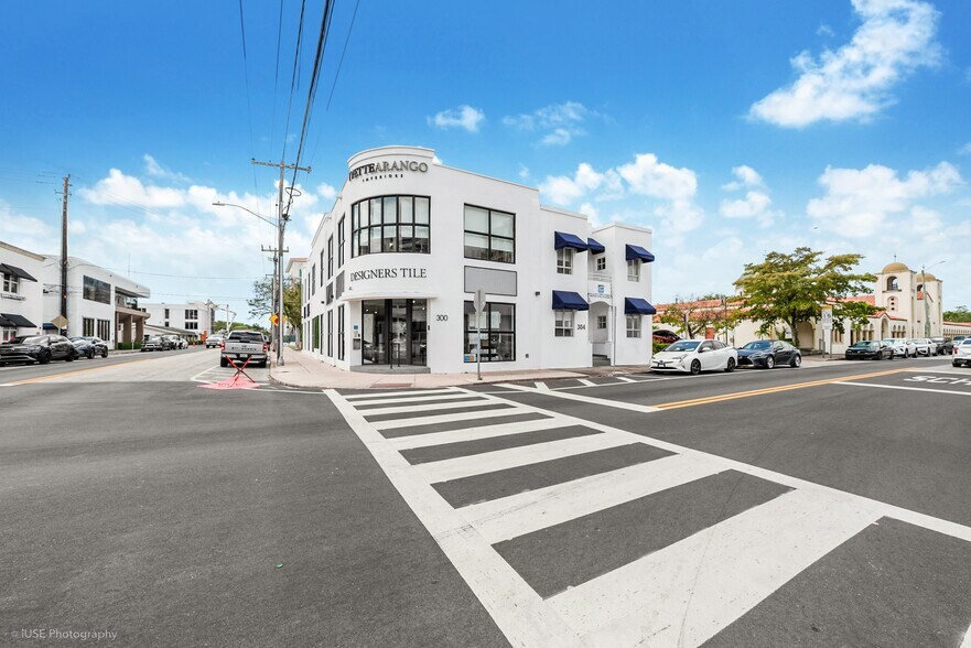 304 Palermo Ave, Coral Gables, FL à louer - Photo de l’immeuble – Image 2 sur 22