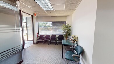 1251 N Plum Grove Rd, Schaumburg, IL à louer Photo intérieure– Image 1 sur 9