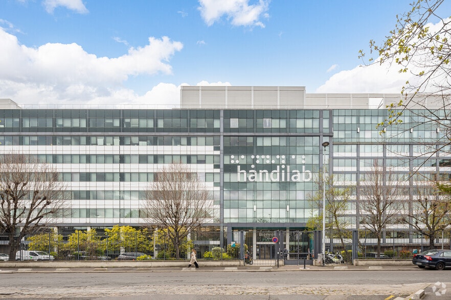 84 Rue Charles Michels, Saint-Denis à louer - Photo de l’immeuble – Image 3 sur 5