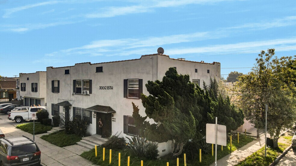 300 E 55th St, Los Angeles, CA à vendre - Photo de l’immeuble – Image 2 sur 33