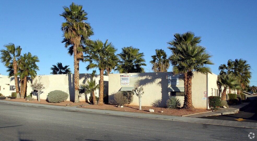 3838-3856 Raymert Dr, Las Vegas, NV à vendre - Photo de l’immeuble – Image 2 sur 30