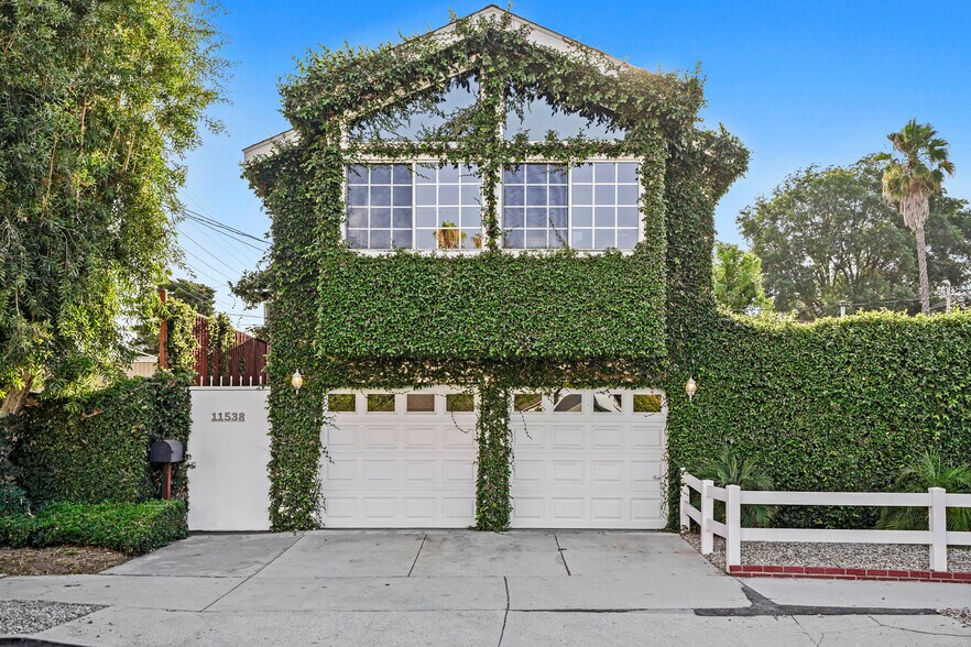 11538 La Maida St, Valley Village, CA à vendre - Photo de l’immeuble – Image 3 sur 75