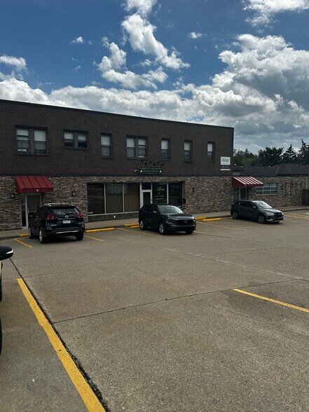 1-7 S Mount Vernon Ave, Uniontown, PA à louer - Photo de l’immeuble – Image 3 sur 4