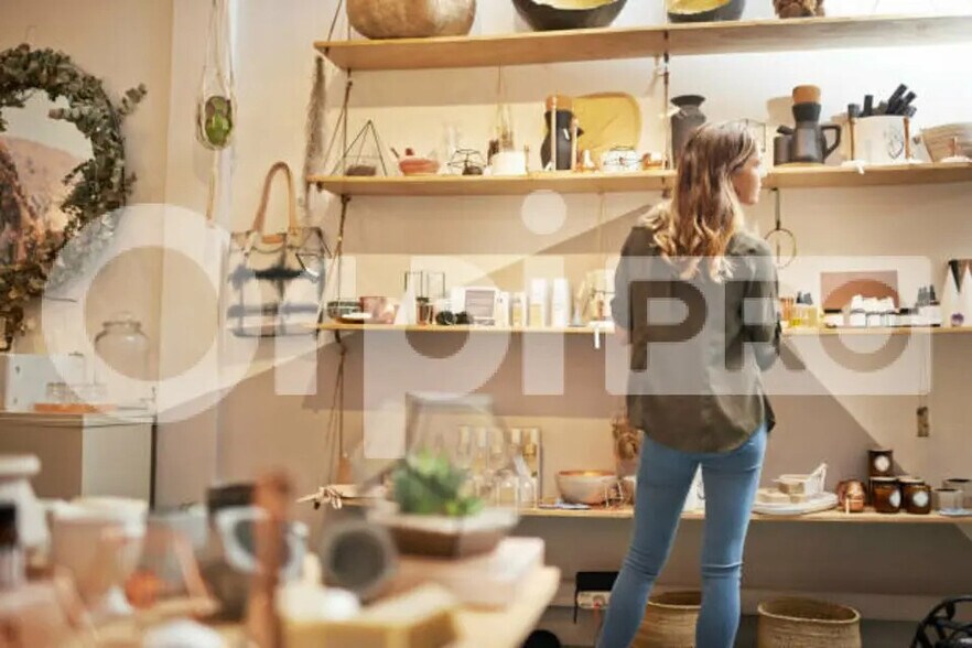 Local commercial dans Compiègne à louer - Photo de l’immeuble – Image 1 sur 4