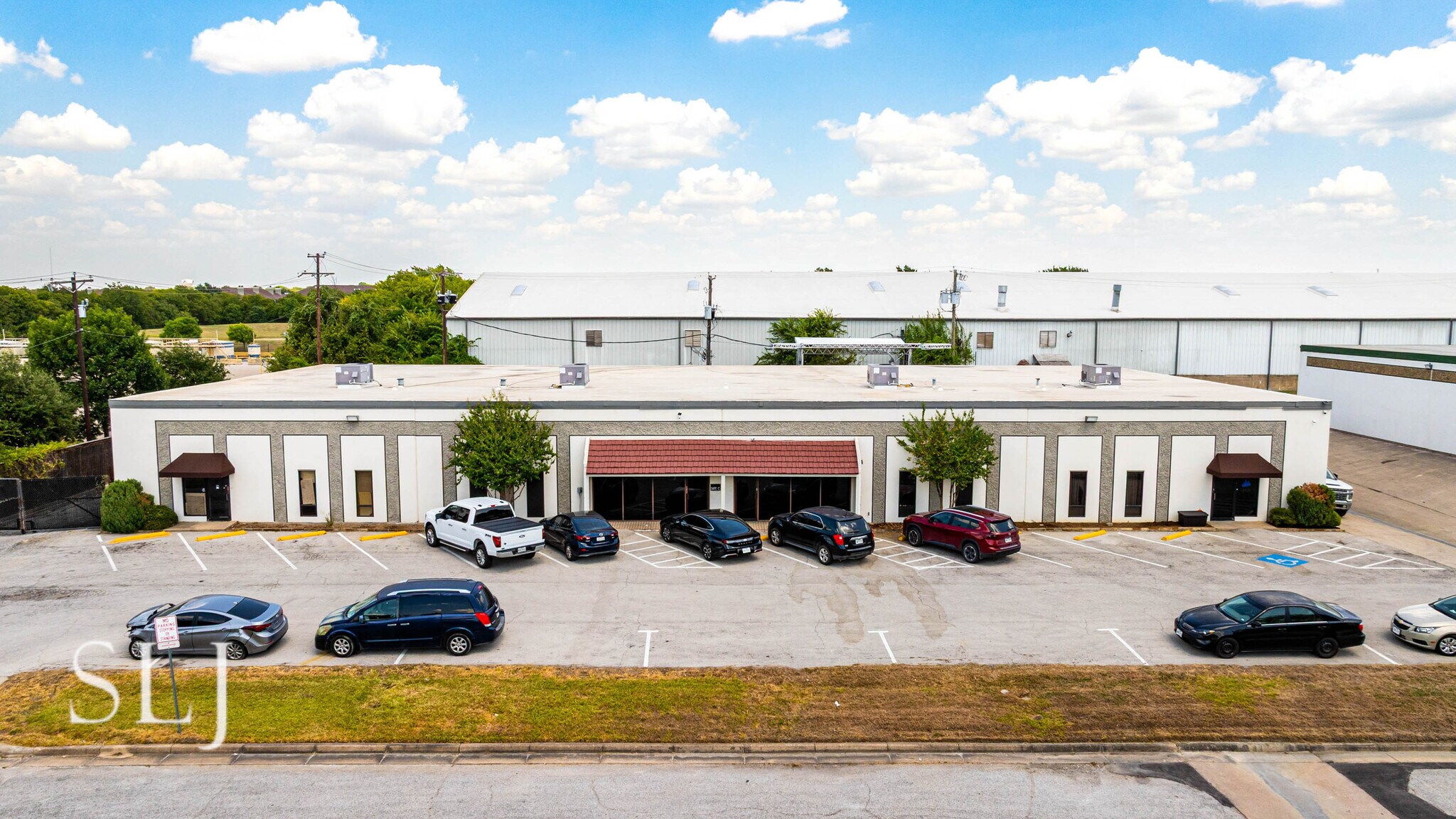 3007 Pleasant Valley Ln, Arlington, TX à vendre Photo de l’immeuble– Image 1 sur 25
