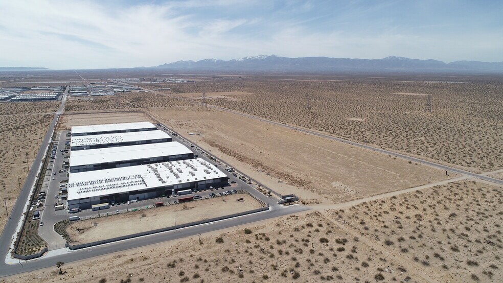9841 Bartlett Ave, Adelanto, CA à vendre - Aérien – Image 2 sur 5