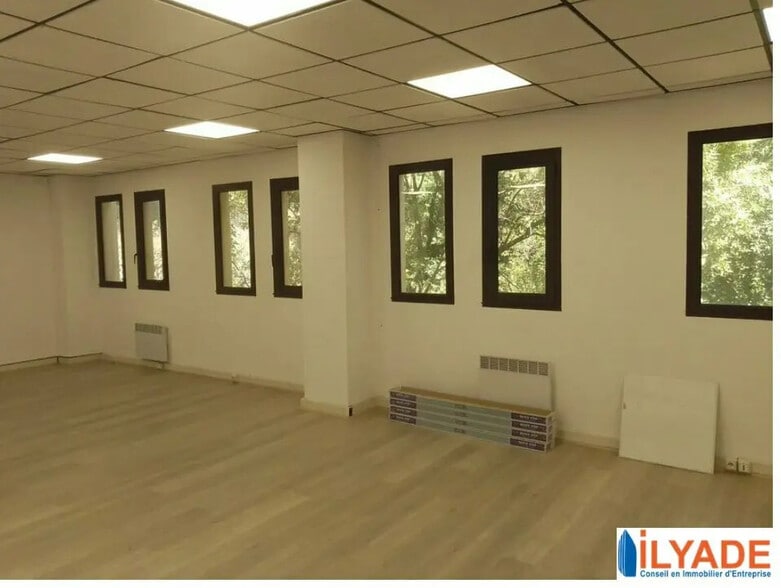 5 Avenue De Saint Menet, Marseille à louer - Photo intérieure – Image 2 sur 2