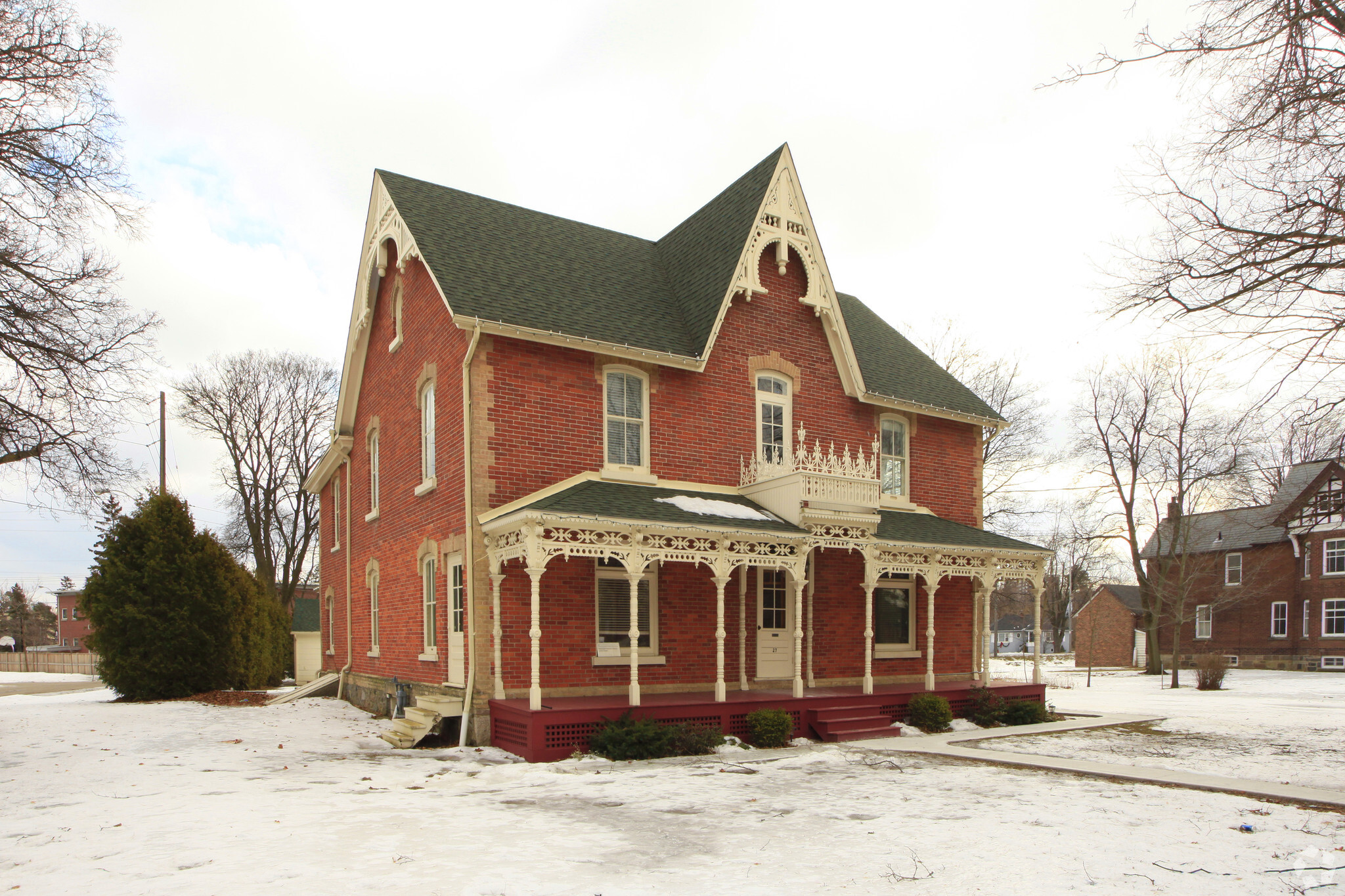 27 Old Kingston Rd, Toronto, ON à vendre Photo principale– Image 1 sur 3