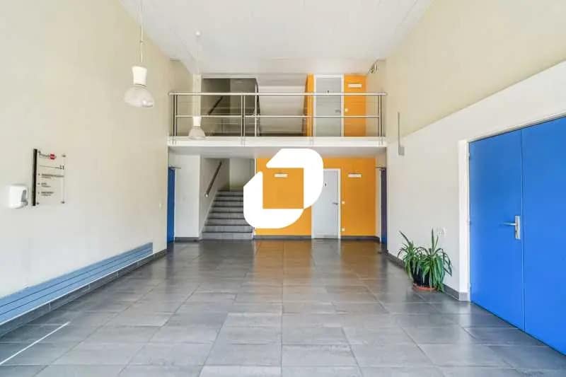 Local d’activités dans Villepinte à louer Photo de l’immeuble– Image 1 sur 14