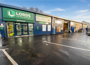 120 Oyster Ln, West Byfleet à louer Photo de l’immeuble– Image 2 sur 9