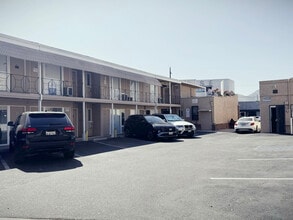 2221-2225 W Olive Ave, Burbank, CA à louer Photo intérieure– Image 2 sur 2