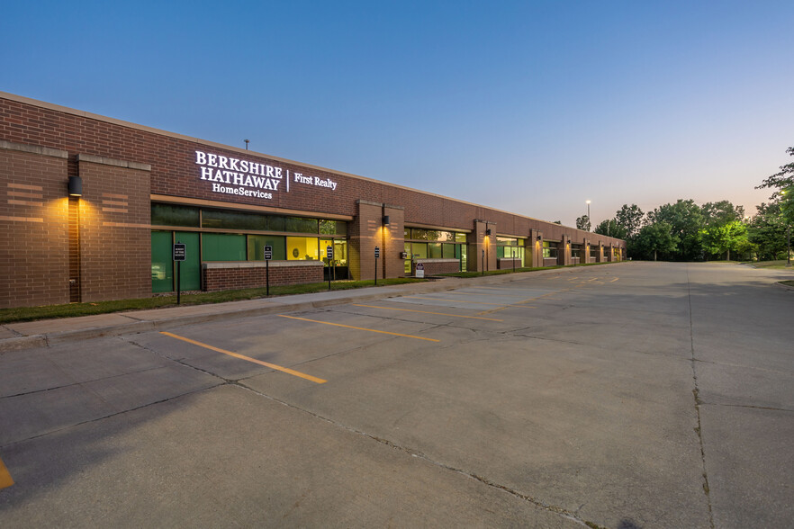 5500 Westown Pky, West Des Moines, IA à louer - Photo de l’immeuble – Image 2 sur 14