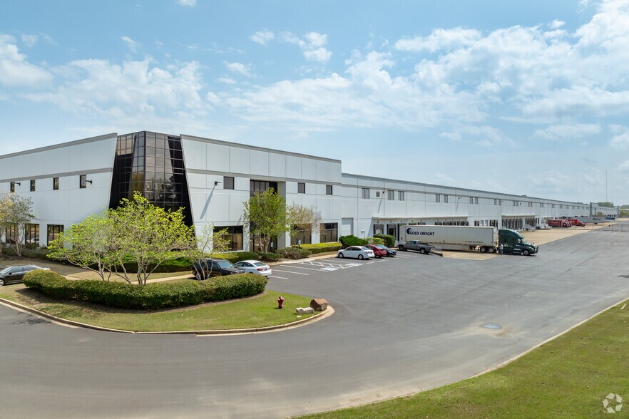 5300 Hickory Hill Rd, Memphis, TN à louer - Photo de l’immeuble – Image 3 sur 14