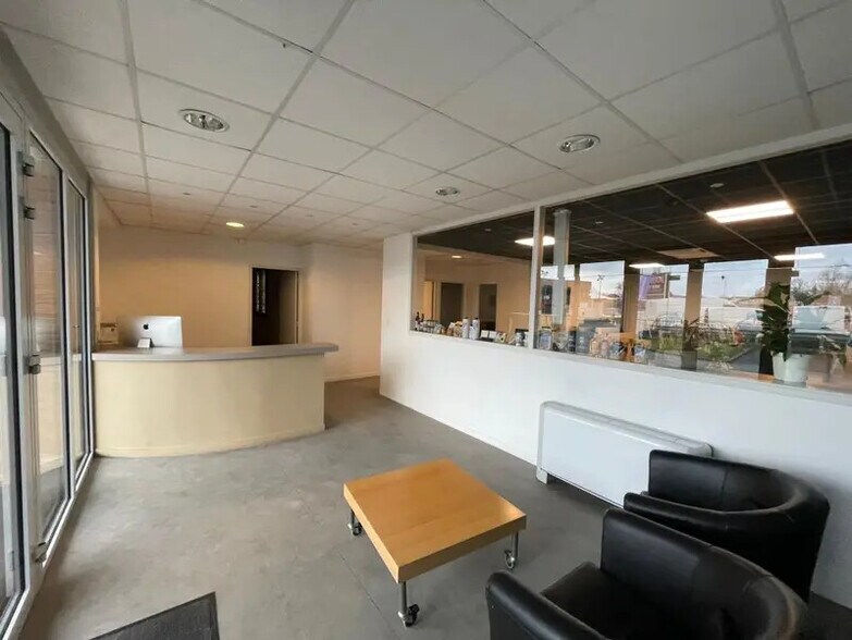 Bureau dans Montauban à louer - Hall d’entrée – Image 2 sur 3