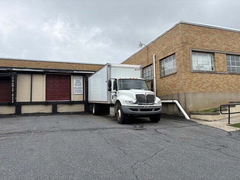 950 Jennings St, Bethlehem, PA à louer - Photo de l’immeuble – Image 3 sur 3