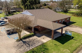 528 E Vine St, Opelousas, LA à louer Photo de l’immeuble– Image 1 sur 2