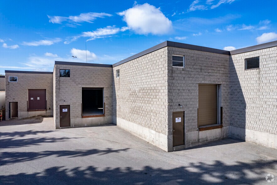 761-767 Mckay Rd, Pickering, ON à louer - Photo de l’immeuble – Image 2 sur 5