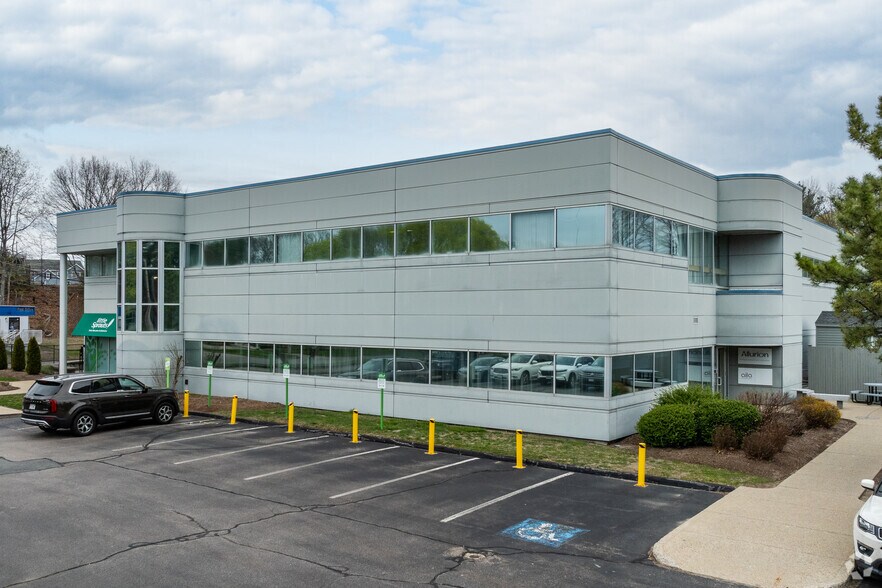 11 Huron Dr, Natick, MA à louer - Photo de l’immeuble – Image 3 sur 10
