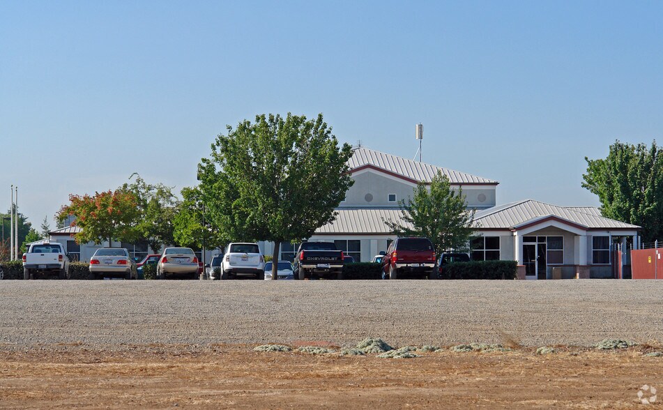 4701 Beloit Dr, Sacramento, CA à vendre - Photo de l’immeuble – Image 2 sur 2