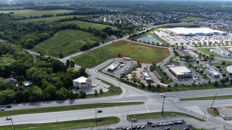 8000 Upland Bend, Camby, IN à vendre - Aérien – Image 1 sur 2