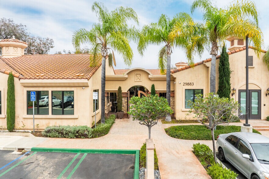 29883 Santa Margarita Pky, Rancho Santa Margarita, CA à vendre - Photo de l’immeuble – Image 3 sur 4